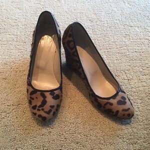 J Crew Leopard Print Calf Hair‎ Black Patent Trim Martina Wedge Heels Italy 5.5